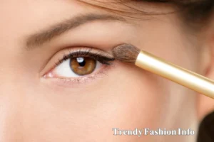 Eye Makeup with Brown Eyeshadow